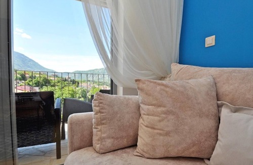 Dobrota Apartment | Stunning 1-Bedroom Apartment in Kotor