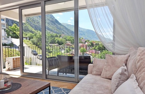 Dobrota Apartment | Stunning 1-Bedroom Apartment in Kotor