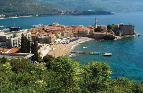 Rozino Apartment | Stunning apartment in Budva with 2 Bedrooms, WiFi and Outdoor swimming pool
