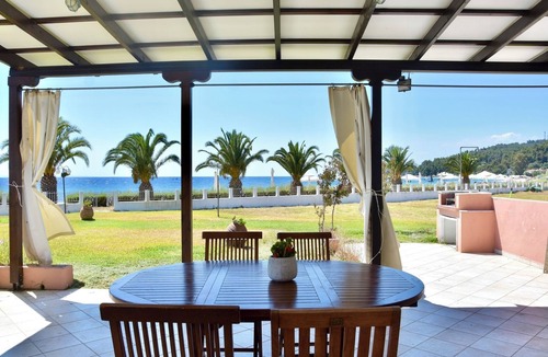 Sithonia House | Stunning beachfront villa for rent