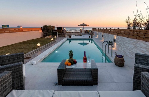 Lardos Villa | Stunning private villa for 10 people with A/C, private pool, WIFI, TV, patio and parking