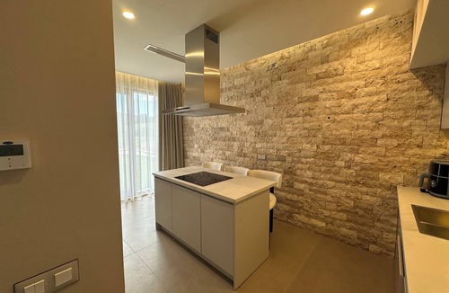 Denovici House | Stylish 4BR Villa w/Pool near Porto Novi Marina
