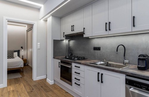 Anafiotika Apartment | Stylish Abode Under Acropolis W/Sunny Courtyard!