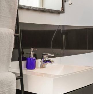 Mousio Apartment | Stylish Loft with Acropolis View & Sunny Terrace