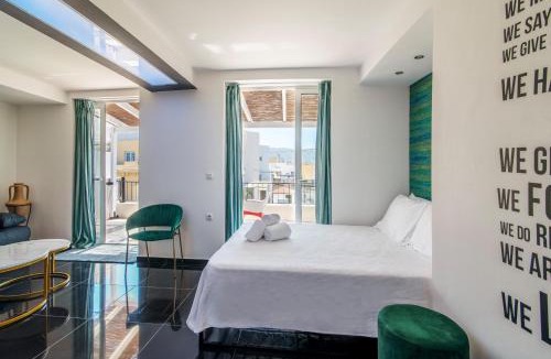 Mousio Apartment | Stylish Loft with Acropolis View & Sunny Terrace