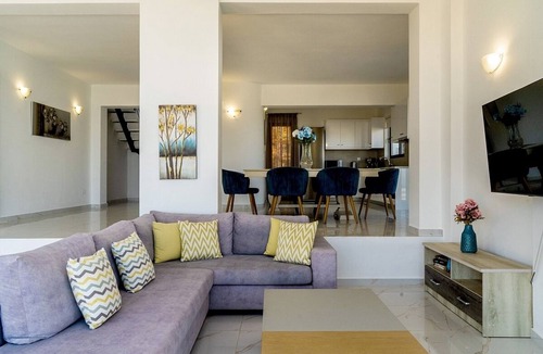Agios Nikolaos Villa | Stylish Sea View Villa, A/C, Private Pool, Panoramic Vistas - Just 4 mins drive from Elounda!