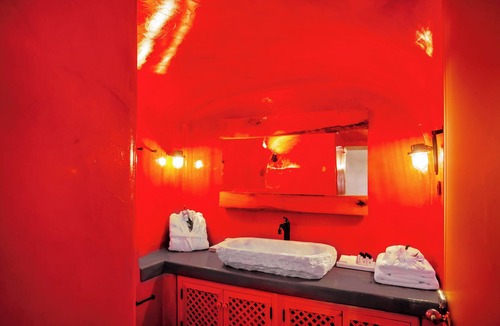 Oia Hotel | Suite with Private Outdoor Hot Tub