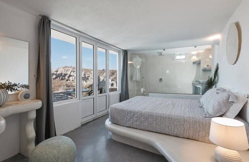 Santorini Hotel | Suites of the Gods Cave Spa Hotel