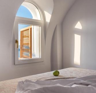 Akrotiri Villa | Summer Lovers Villa