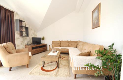 Radovici Apartment | Sun Apartment