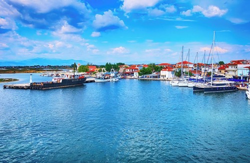 Keramoti Boat Rental | Sun-Kissed Sailing Adventure in Egeo Norte - Islas Griegas