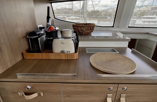 Alimos Boat Rental | Sun-Kissed Sailing Adventure in Islas Sarónicas