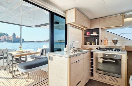 Alimos Boat Rental | Sun-Kissed Sailing Adventure in Islas Sarónicas