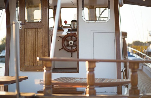 Alimos Boat Rental | Sun-Kissed Sailing Adventure in Islas Sarónicas