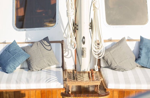 Alimos Boat Rental | Sun-Kissed Sailing Adventure in Islas Sarónicas