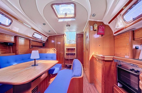 Alimos Boat Rental | Sun-Kissed Sailing Adventure in Islas Sarónicas