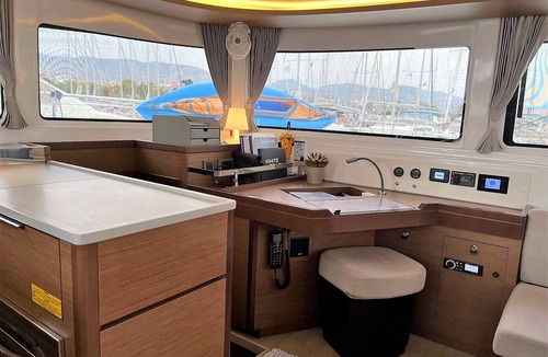 Alimos Boat Rental | Sun-Kissed Sailing Adventure in Islas Sarónicas