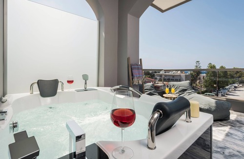 Agia Marina Hotel | Sun Ray Luxury Apartments