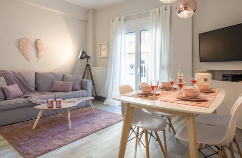 Thissio Apartment | “Sunbow Earth” - One bedroom Cozy new Apt in Dowtown Athens!