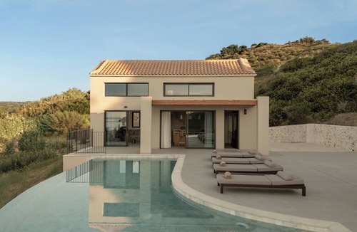 Skala House | Sundara, Exclusive Seaview Estate with Grand Pool & Direct Beach Access