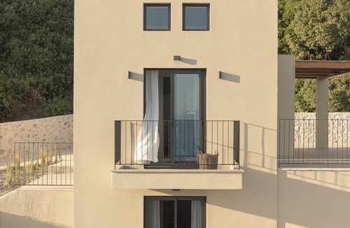 Skala House | Sundara, Exclusive Seaview Estate with Grand Pool & Direct Beach Access