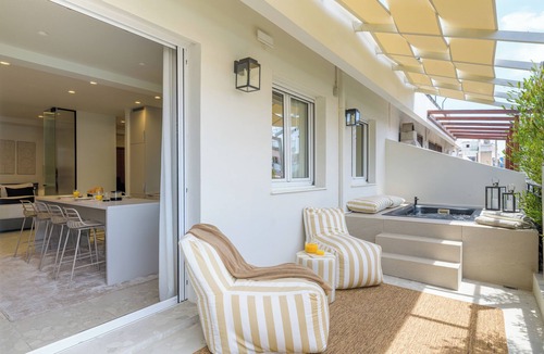 Athens City Centre Apartment | Sunny Central Retreat with Private Plunge Pool