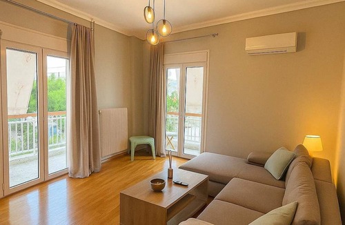 Alimos Apartment | Sunny Escape in Alimos, close to the beach