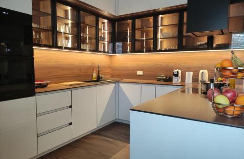 Ishem House | Sunny Hill Villa