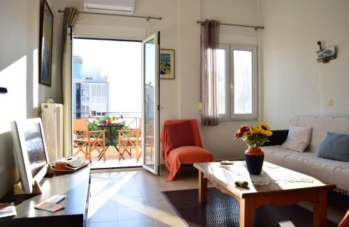 Halepa Apartment | Sunny Sea-View Apartment in Halepa