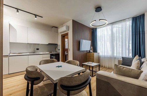 Golem Apartment | Sunny Shore Apartment | Beach Walk by PikHost