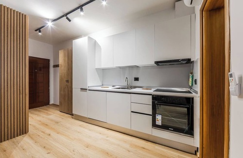 Golem Apartment | Sunny Shore Apartment | Beach Walk by PikHost