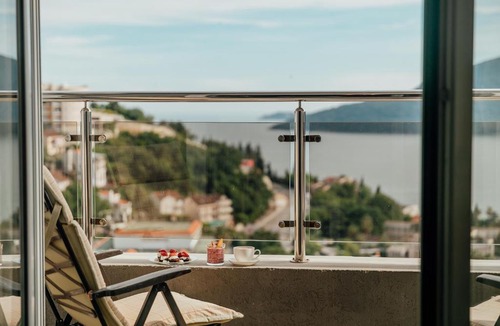 Topla Apartment | Sunny Side Studio Apartment