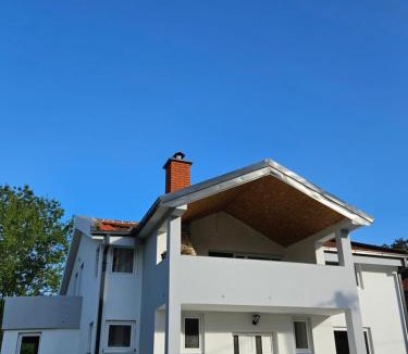 Virpazar Bed & Breakfast | Sunny Valley Retreat near Skadar Lake