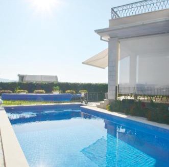Kotor Villa | Sunny Villa in Kavac