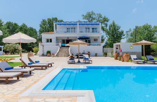 Lefkimmi Villa | SUNRISE BEACH - YOUR DREAM SEASIDE VILLA, DIRECT ACCESS ONTO QUIET SANDY BEACH