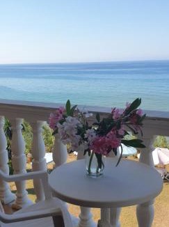 Ag. Georgios Apartment | SUNSET BAY STUDIOS