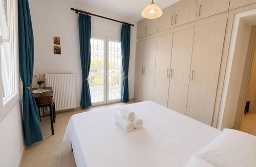 Agia Triada Apartment | Sunset Cove Suites