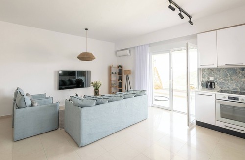 Petaloudes Apartment | Sunset, Luxury Apartment