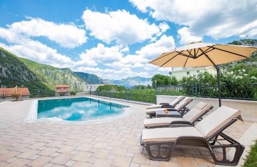 Skaljari Apartment | Sunset Rose