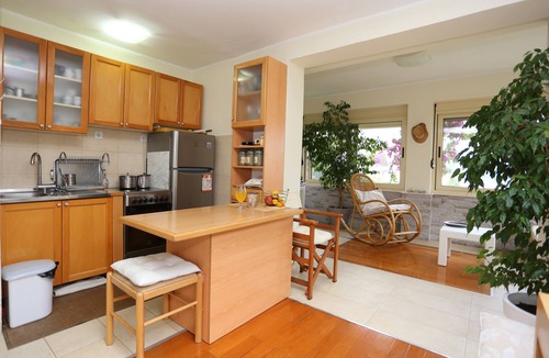 Herceg Novi Apartment | Sunshine 1BR Apartment in Old Town