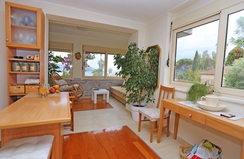 Herceg Novi Apartment | Sunshine 1BR Apartment in Old Town