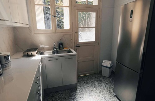 Dafni-Ymittos Apartment | Sunshine House
