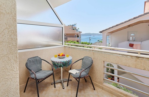 Tomicici Apartment | Superb location next to the beach