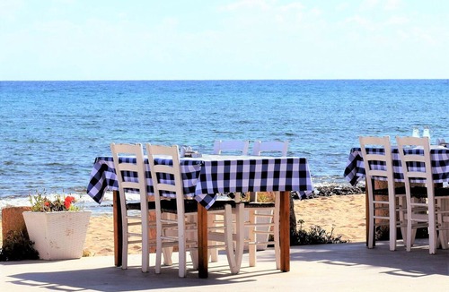 Old Town Naxos Villa | Superb Naxos Apartment | Triple Studio Semi-Basement | Private Balcony