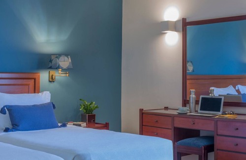 Ilisia Apartment | Superb serviced flat for 4 in the heart of Athens with view