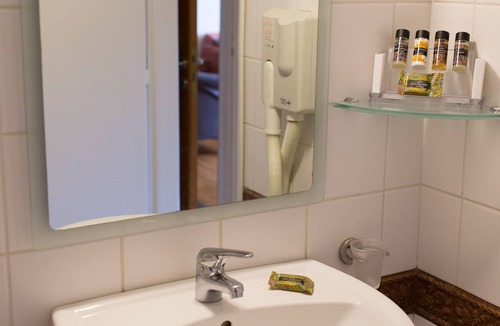 Ilisia Apartment | Superb serviced flat for 4 in the heart of Athens with view