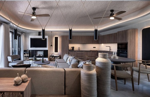 Kamari Villa | Superior Villa with Private Pool
