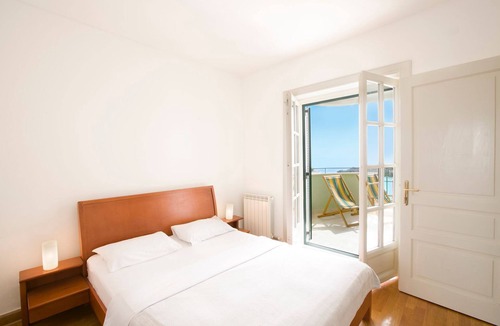 Sveti Stefan House | Sveti Stefan Beach Apartment