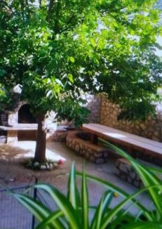 Susanj Apartment | Sweet home with a jard Slavica