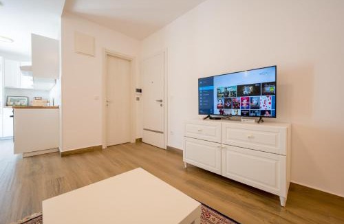 Donja Lastva Apartment | Symphony Tivat Apartment